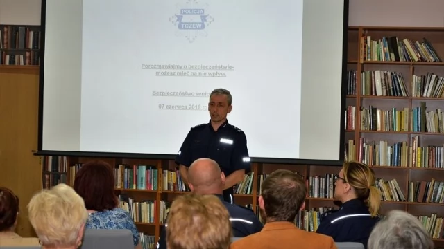 Tczew - "Bezpieczeństwo seniorów" - specjalna policyjna debata