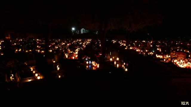 Tczew - Cmentarz nocą z dnia 1.11.2016 - godz. 23 [FOTO] [bez komentarza]