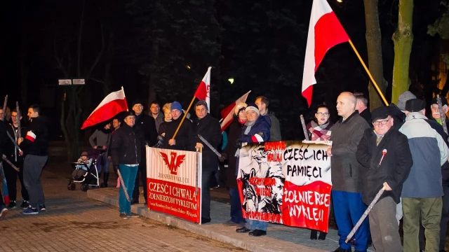 Tczew - Narodowy Dzień Pamięci Żołnierzy Wyklętych przy rondzie