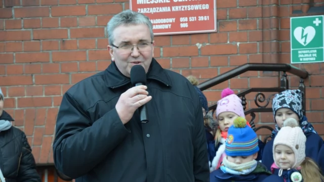 Tczew - Na placu Piłsudskiego stanęła bożonarodzeniowa szopka