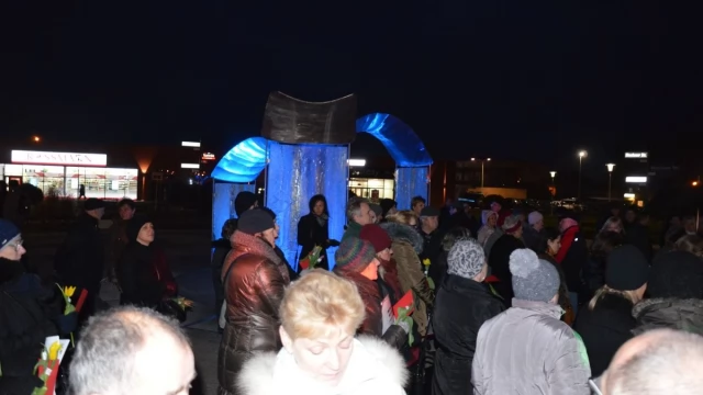 Tczew - Gorąco na Czarnym Proteście. Narodowcy usiłowali zakłócić kobiecą pikietę