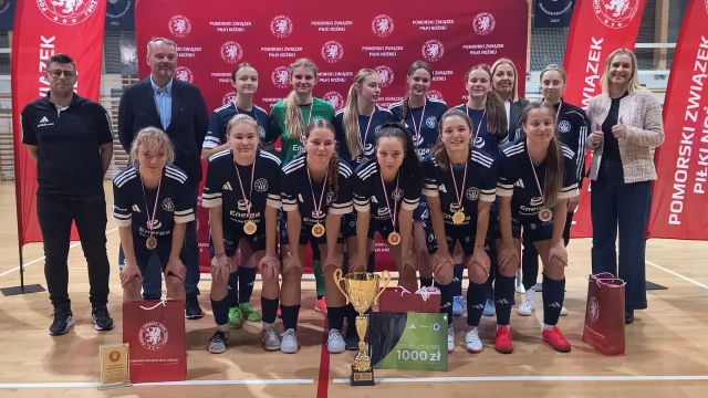 Tczew - Pogoń z Pucharem Polski Kobiet R-GOL.com w futsalu na szczeblu wojewódzkim