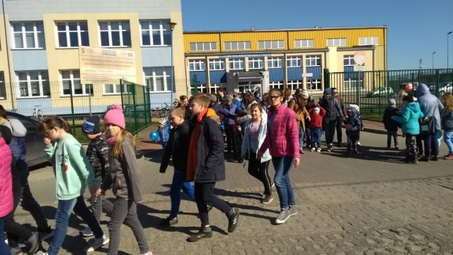 Tczew - Ulicami Tczewa przeszedł Marsz na Niebiesko
