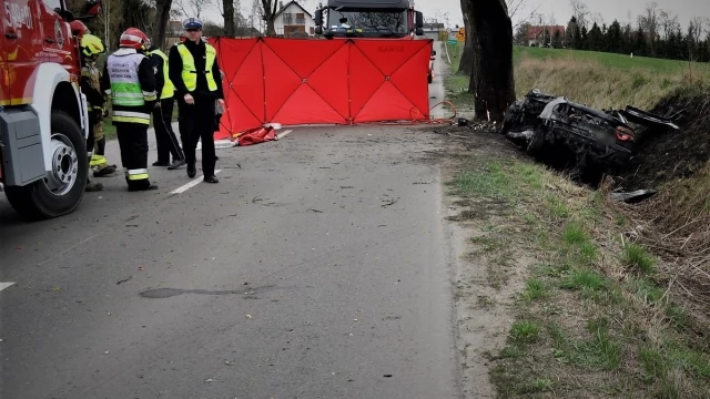 Tczew - Policja ustala, jak doszło do wypadku, w którym zginął 34-latek