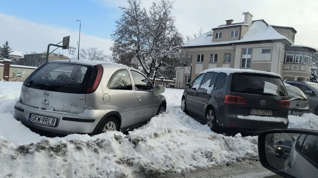 Tczew - Trwa usuwanie skutków gwałtownych opadów śniegu