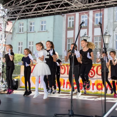 Tczew - Dzień Godności Osoby Niepełnosprawnej. Wystąpił CZESŁAW ŚPIEWA SOLO ACT