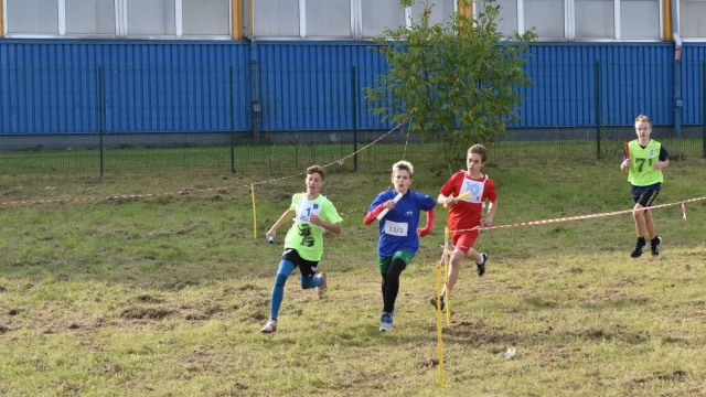 Tczew - Mistrzostwa Powiatowe w Sztafetowy Biegach Przełajowych