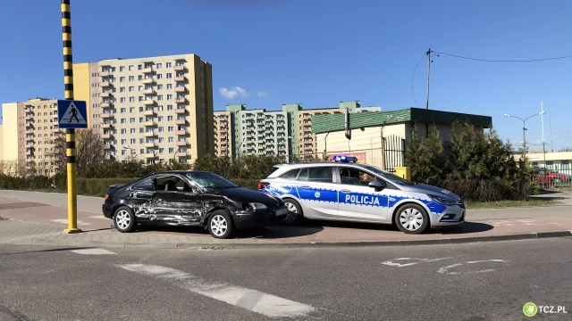 Tczew - Kociewska/Żwirki. Zderzenie osobówki ze śmieciarką