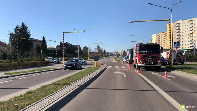 Tczew - Kociewska/Żwirki. Zderzenie osobówki ze śmieciarką