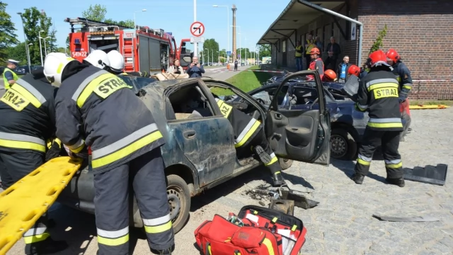 Tczew - Wypadek, ale nie ma łączności... Na szczęście to tylko ćwiczenia