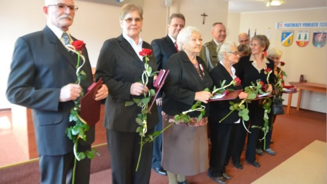 Tczew - Urzędnicy starostwa i rodzice żołnierzy odebrali medale
