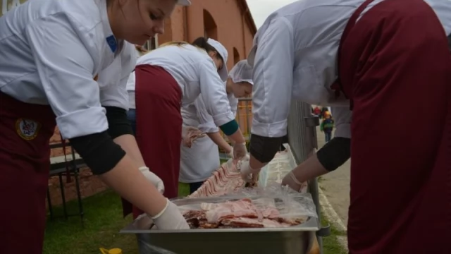 Tczew - Upiekli rekordowy szandar ze 100 kg ziemniaków