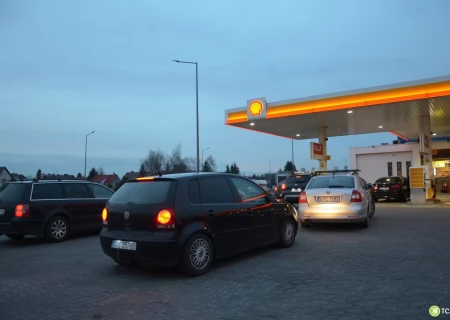 Tczew - Kolejki przed stacjami paliw