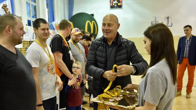 Tczew - Mecz Gwiazd zakończył jubileuszową X edycję Tczewskiej Amatorskiej Ligi Koszykówki