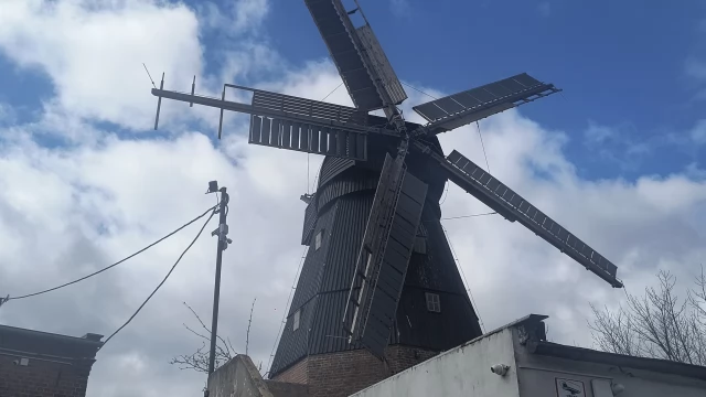 Tczew - Wiatr uszkodził skrzydło wiatraka