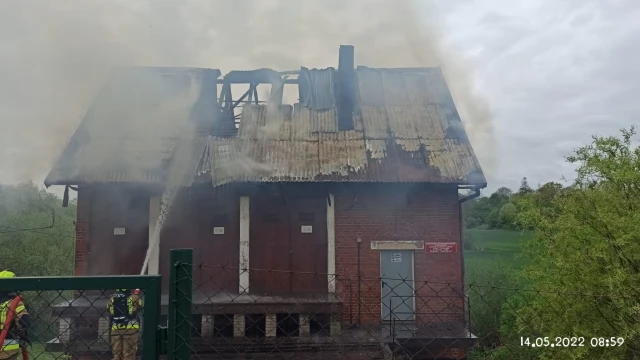 Tczew - Płonie zabytkowa przepompowania w Rybakach
