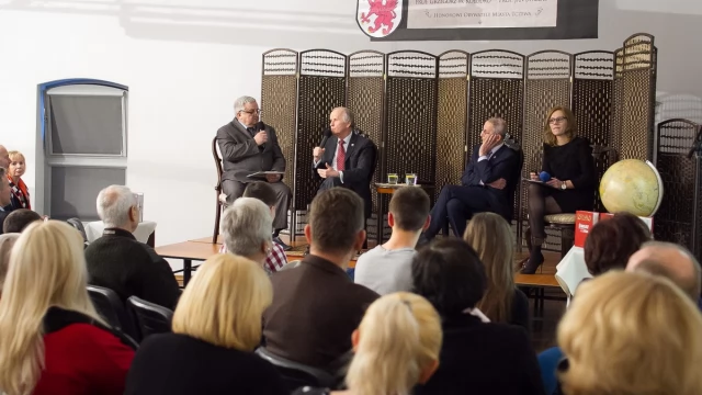 Tczew - Spotkanie z honorowymi obywatelami Tczewa w Fabryce Sztuk