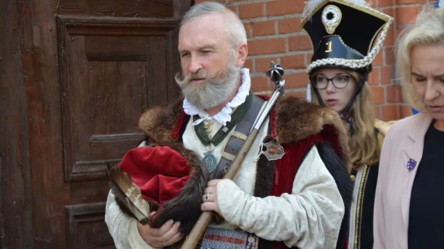 Tczew - Bonaparte w Gniewie. Potomek wodza odsłonił tablicę