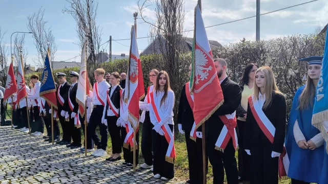 Tczew - "Pamięci nie da się zakopać w dołach". Uczcili pamięć ofiar Katynia