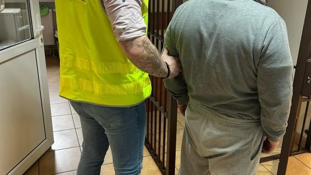 Tczew - Nie dała mu pieniędzy na alkohol, więc zniszczył jej auto