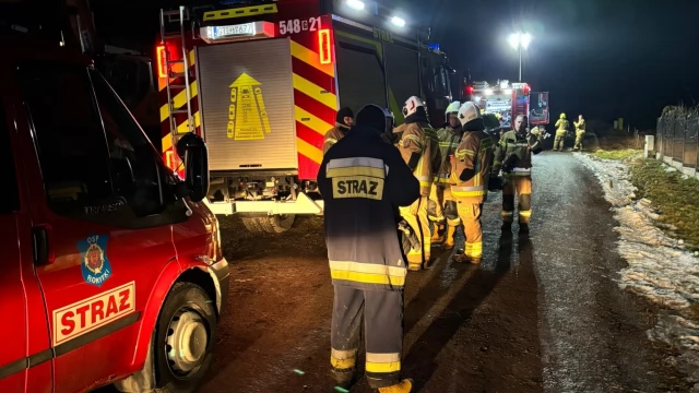 Tczew - Dramatyczna akcja w Stanisławiu po powstaniu wielkiego zapadliska. "Działania ratownicze nadal trwają"