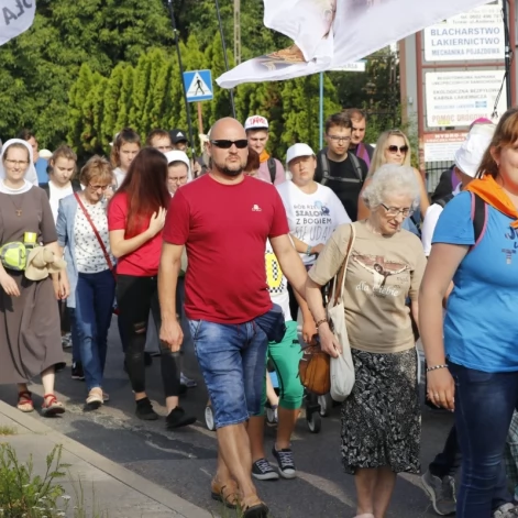 Tczew - Tczewska pielgrzymka wyruszyła na Jasną Górę