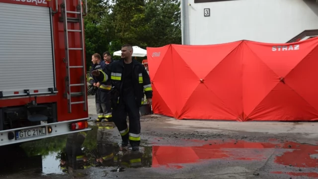 Tczew - Pożar w Maleninie. Nie żyją dwie osoby [FOTO, WIDEO]