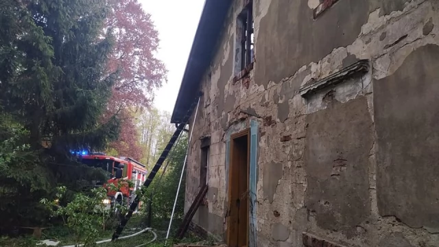 Tczew - 20 zastępów gasiło pożar w Knybawie
