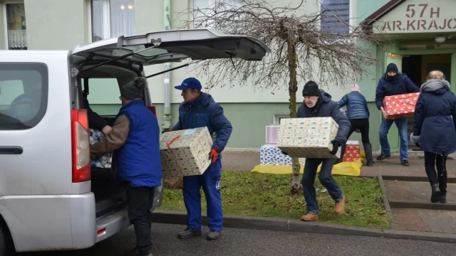 Tczew - Świąteczne paczki trafiły do potrzebujących