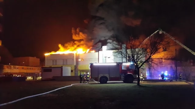 Tczew - "Retman" w płomieniach. Olbrzymie straty, akcja gaśnicza trwa