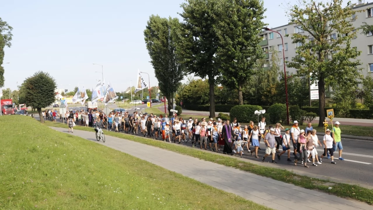 Tczew - Tczewska pielgrzymka wyruszyła na Jasną Górę