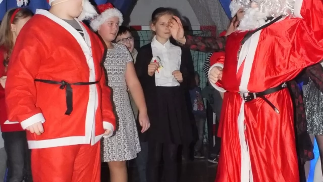 Tczew - Świąteczny kiermasz w "siódemce"