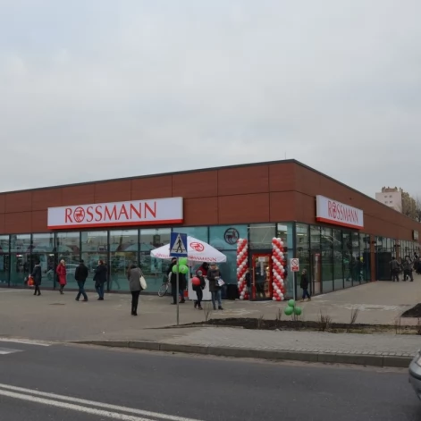 Tczew - Zakończyła się przebudowa minicentrum handlowego na  Suchostrzygach