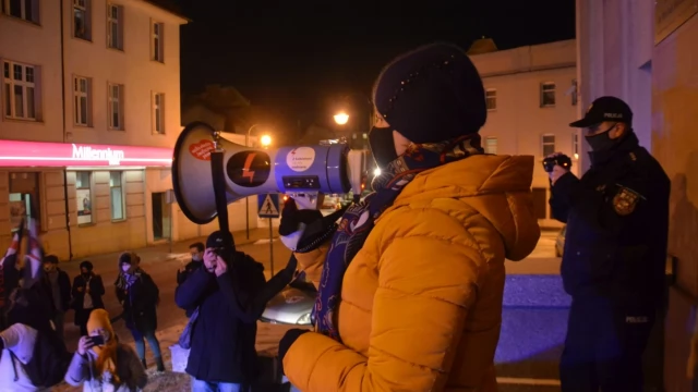 Tczew - Po ograniczeniu praw aborcyjnych kolejne protesty na ulicach Tczewa