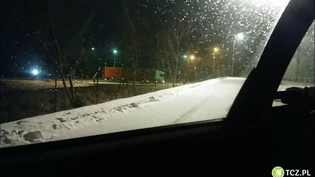 Tczew - Szlabany do połowy, awaria sygnalizatorów. Niebezpiecznie na przejeździe kolejowym