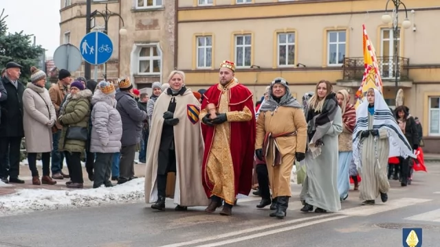 Tczew - Ulicami Pelplina przeszedł Orszak Trzech Króli