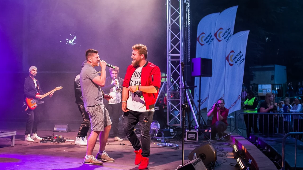 Tczew - Kamil Bednarek z zespołem oraz Reggaeside