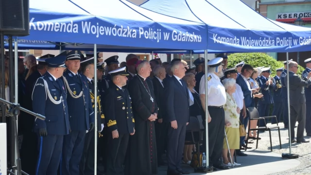 Tczew - Policjanci z całego województwa świętowali w Tczewie