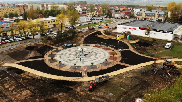 Tczew - Kończą się tegoroczne prace na skwerze przy ul. Żwirki
