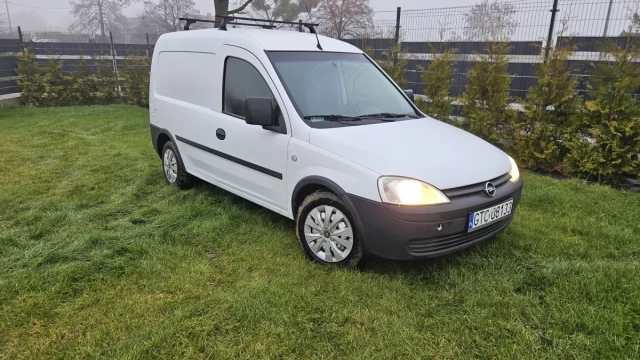 Tczew - Opel Combo 2011 rok 1.3 Diesel z klimatyzacja , zad