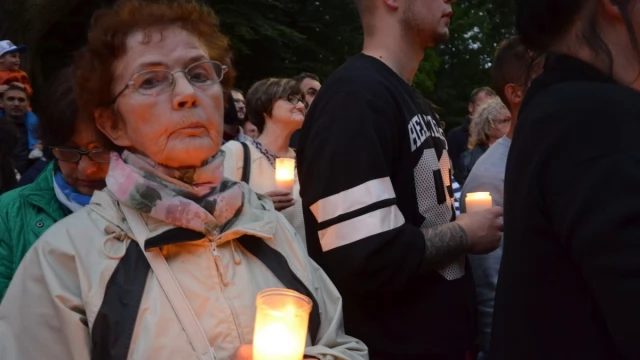 Tczew - Łańcuch światła z Tczewa w obronie niezależnych sądów 