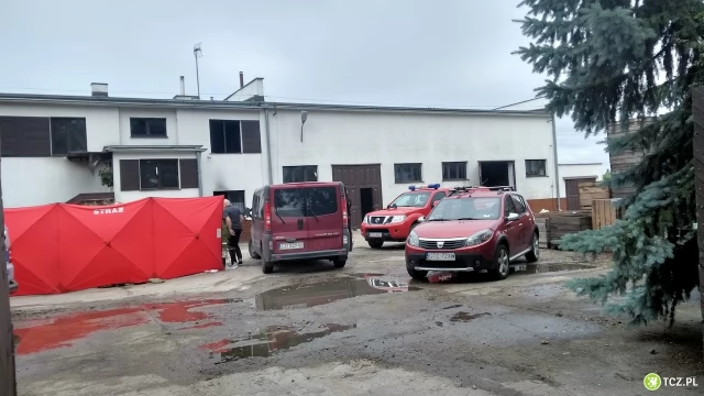 Tczew - Pożar w Maleninie. Nie żyją dwie osoby [FOTO, WIDEO]