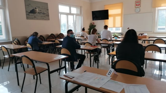 Tczew - Blisko 800 maturzystów przystąpiło w Tczewie do egzaminu dojrzałości