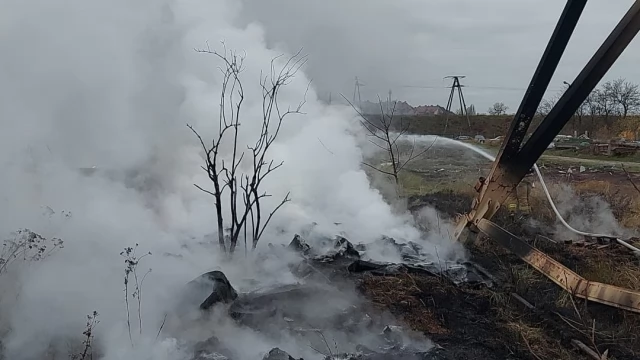 Tczew - Słup dymu nad Tczewem. Niewielki pożar na terenie stoczni