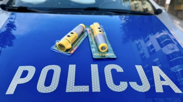 Tczew - Policjanci z tczewskiej drogówki zamienili się w Mikołajów