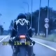 Tczew - Policyjny pościg za motocyklistą. Nie miał prawa być na drodze [WIDEO]