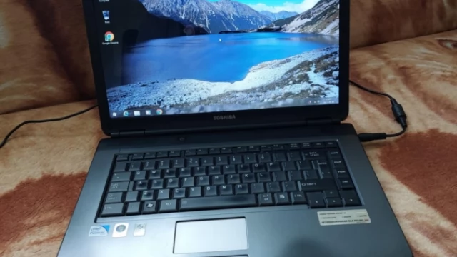 Tczew - Sprzedam laptop TOSHIBA satelite L - 300
