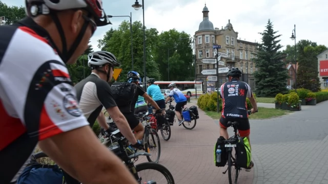 Tczew - Pojechali promować Wiślaną Trasę Rowerową