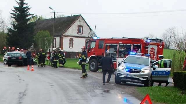 Tczew - Policjanci ustalają przyczyny wypadku w miejscowości Turze