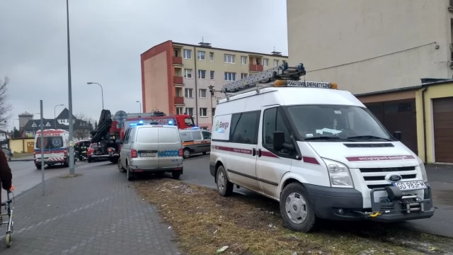 Tczew - Pożar na Saperskiej. Mężczyzna znaleziony w piwnicy w ciężkim stanie, jest więcej poszkodowanych